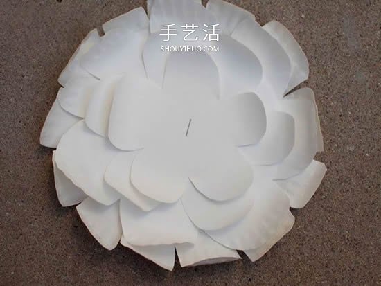 紙盤花的制作方法圖解 簡單用紙盤做花教程 -  itrip.net.cn
