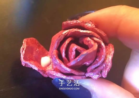 雞蛋盒廢物利用 手工制作玫瑰花胸花圖解 -  itrip.net.cn