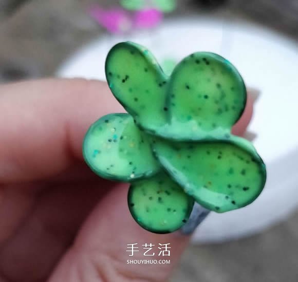 自制美麗指甲油花的方法 用來(lái)點(diǎn)綴飾品超好看 -  itrip.net.cn