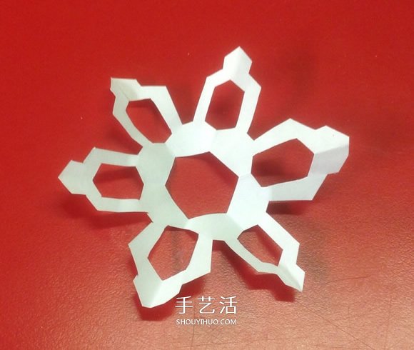 兩種簡單、漂亮又逼真紙雪花的剪法圖解 -  itrip.net.cn