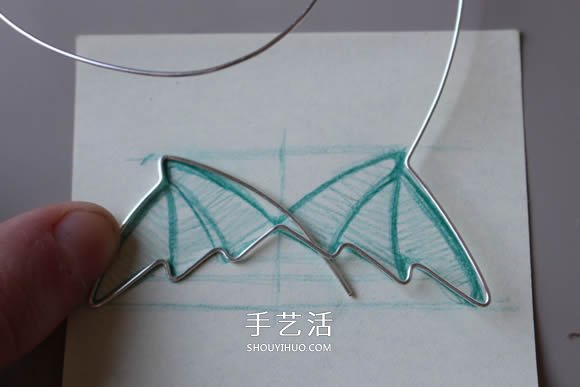 金屬絲DIY制作龍之翼項(xiàng)鏈墜的方法圖解教程 -  itrip.net.cn