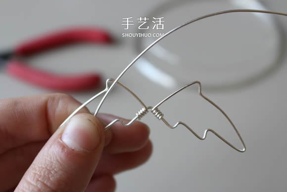 金屬絲DIY制作龍之翼項(xiàng)鏈墜的方法圖解教程 -  itrip.net.cn
