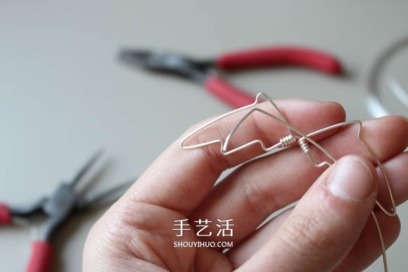 金屬絲DIY制作龍之翼項(xiàng)鏈墜的方法圖解教程 -  itrip.net.cn