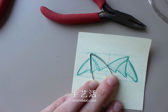 金屬絲DIY制作龍之翼項(xiàng)鏈墜的方法圖解教程 -  itrip.net.cn