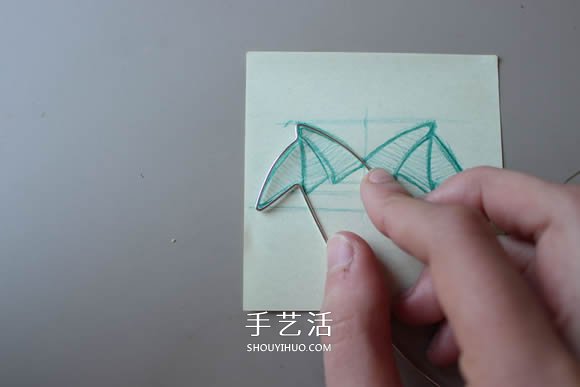 金屬絲DIY制作龍之翼項(xiàng)鏈墜的方法圖解教程 -  itrip.net.cn