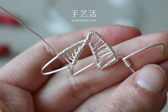 金屬絲DIY制作龍之翼項(xiàng)鏈墜的方法圖解教程 -  itrip.net.cn