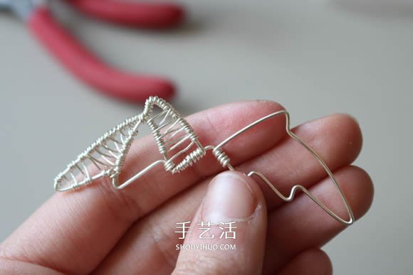 金屬絲DIY制作龍之翼項(xiàng)鏈墜的方法圖解教程 -  itrip.net.cn