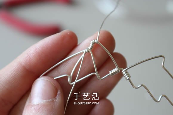 金屬絲DIY制作龍之翼項(xiàng)鏈墜的方法圖解教程 -  itrip.net.cn