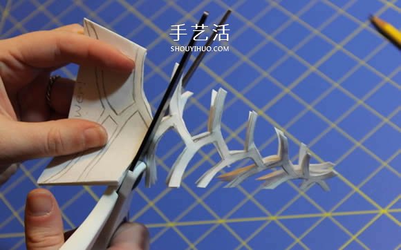 幾種漂亮雪花的折疊和剪紙方法圖解步驟 -  itrip.net.cn