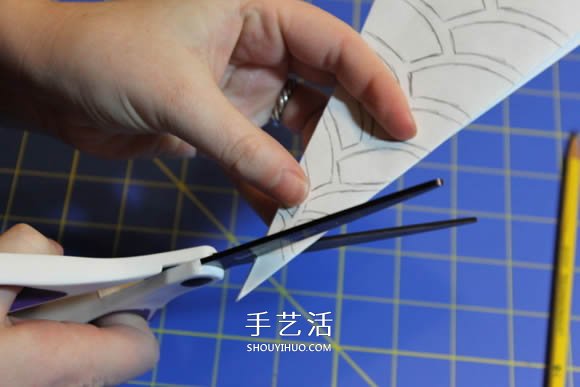 幾種漂亮雪花的折疊和剪紙方法圖解步驟 -  itrip.net.cn
