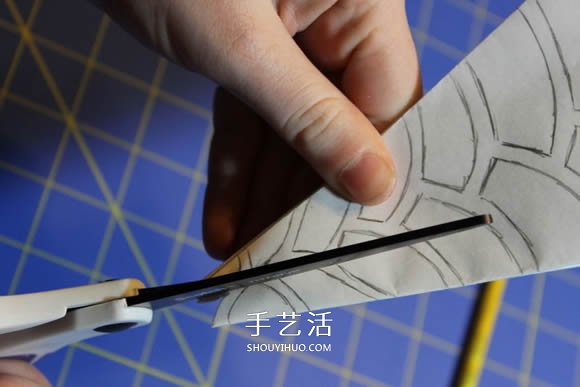 幾種漂亮雪花的折疊和剪紙方法圖解步驟 -  itrip.net.cn