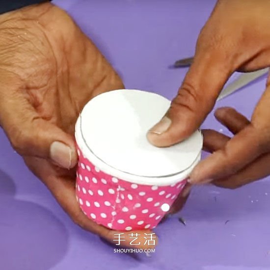 一次性紙杯手工制作漂亮家居飾品的方法 -  itrip.net.cn