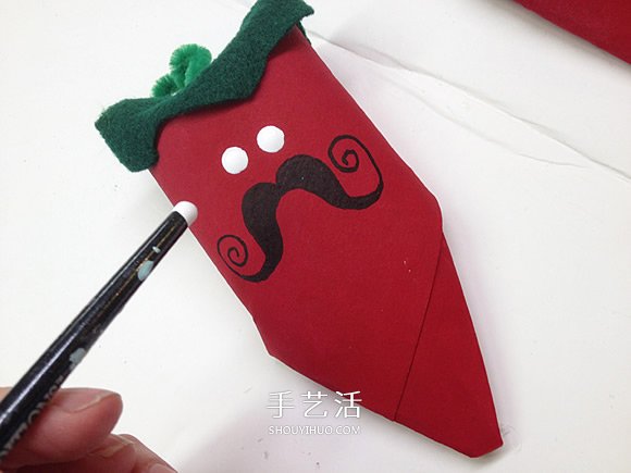 幼兒園卷紙筒廢物利用 手工制作大胡子紅辣椒 -  itrip.net.cn