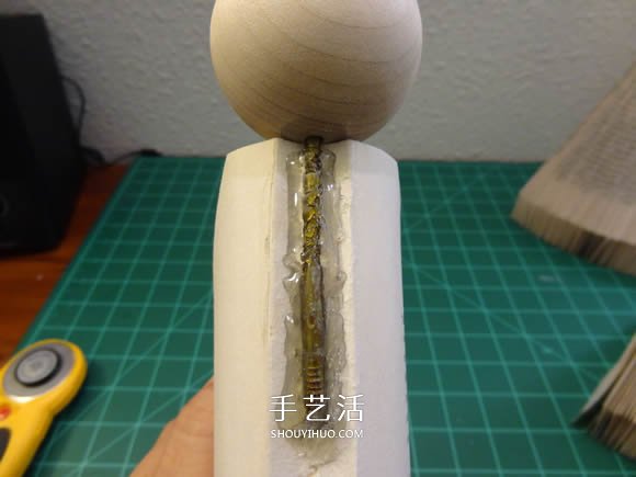 圣誕節(jié)天使書(shū)擺飾DIY 很有創(chuàng)意的舊書(shū)再利用 -  itrip.net.cn