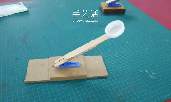 用衣夾制作投石車彈射器玩具的DIY教程 -  itrip.net.cn