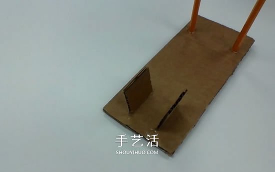 硬紙板手工制作乒乓球彈射器玩具的方法 -  itrip.net.cn