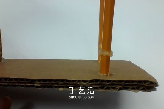 硬紙板手工制作乒乓球彈射器玩具的方法 -  itrip.net.cn