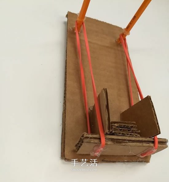 硬紙板手工制作乒乓球彈射器玩具的方法 -  itrip.net.cn