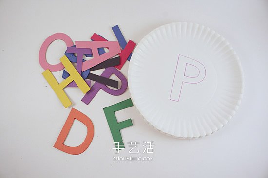 自制益智小玩具 讓孩子玩字母匹配游戲！ -  itrip.net.cn