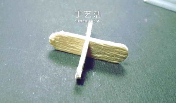 物理小制作：自制冰棍棒橡皮筋動(dòng)力船的教程 -  itrip.net.cn