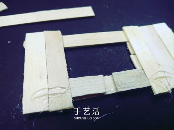 物理小制作：自制冰棍棒橡皮筋動(dòng)力船的教程 -  itrip.net.cn