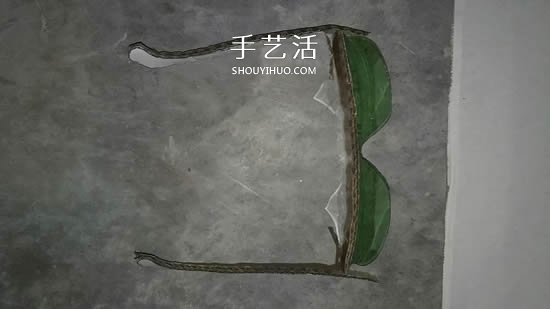 汽水瓶廢物利用手工制作黑框太陽(yáng)鏡的方法 -  itrip.net.cn