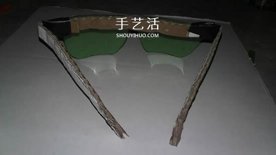 汽水瓶廢物利用手工制作黑框太陽(yáng)鏡的方法 -  itrip.net.cn