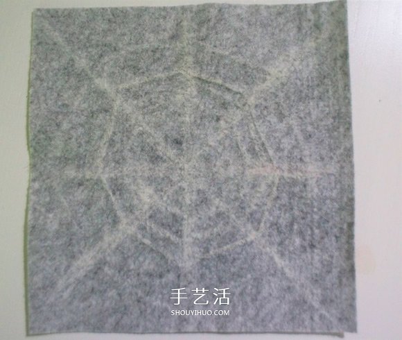 DIY萬圣節(jié)裝飾！蜘蛛網(wǎng)上發(fā)光的蜘蛛玩具制作 -  itrip.net.cn
