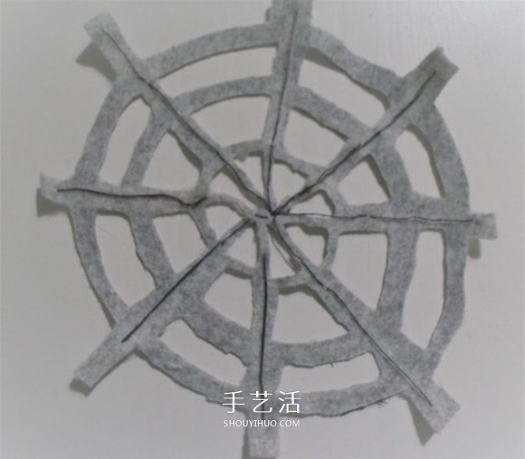 DIY萬圣節(jié)裝飾！蜘蛛網(wǎng)上發(fā)光的蜘蛛玩具制作 -  itrip.net.cn