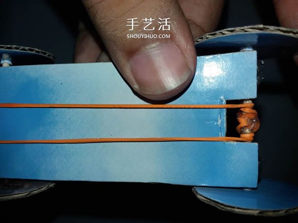 小學(xué)生手工制作：自制橡皮筋動(dòng)力車(chē)的方法 -  itrip.net.cn
