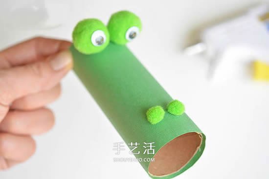 幼兒園廢物利用制作卷紙筒火龍的方法圖解 -  itrip.net.cn
