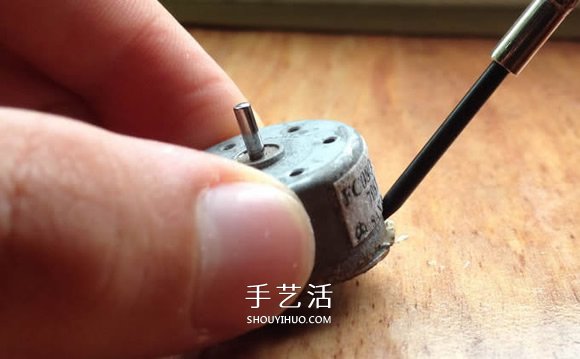 用舊馬達(dá)DIY制作酷炫陀螺的方法教程 -  itrip.net.cn