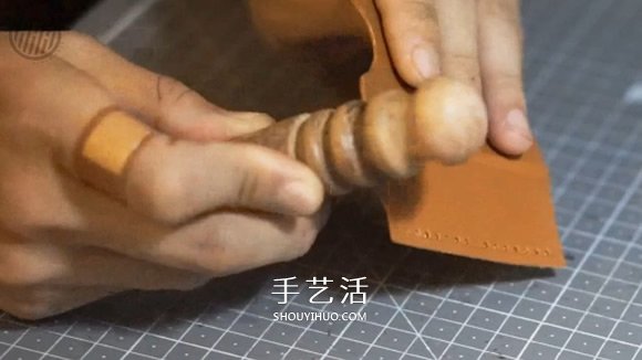 自制男士雙折皮革錢包的詳細(xì)制作步驟圖 -  itrip.net.cn