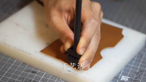 自制男士雙折皮革錢包的詳細(xì)制作步驟圖 -  itrip.net.cn