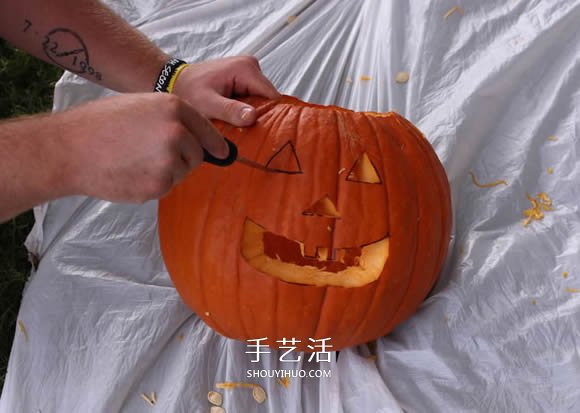 用南瓜制作萬圣節(jié)南瓜燈的詳細(xì)步驟圖解 -  itrip.net.cn