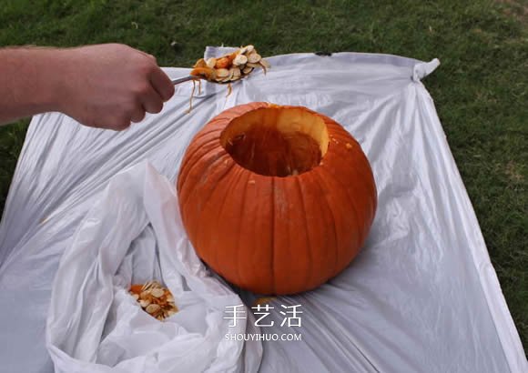 用南瓜制作萬圣節(jié)南瓜燈的詳細(xì)步驟圖解 -  itrip.net.cn