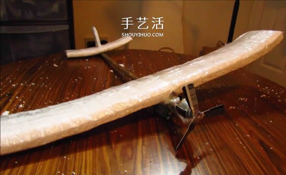 科技小制作：怎么制作能飛的馬達(dá)小飛機(jī)圖解 -  itrip.net.cn