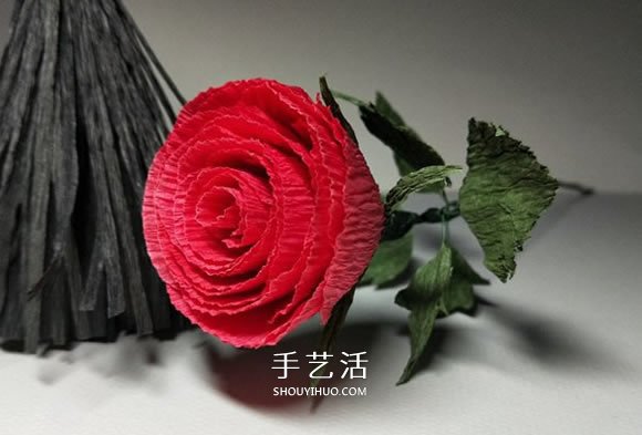 皺紋紙手工制作火紅玫瑰花的方法 簡單漂亮！ -  itrip.net.cn