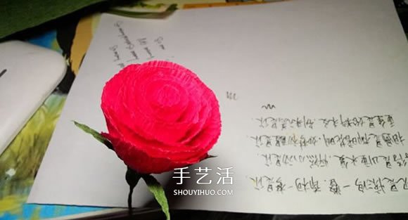 皺紋紙手工制作火紅玫瑰花的方法 簡單漂亮！ -  itrip.net.cn