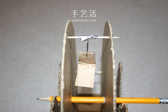 硬紙板手工制作摩天輪玩具的方法教程 -  itrip.net.cn