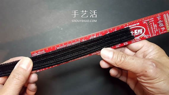 幼兒園簡(jiǎn)單萬(wàn)圣節(jié)蜘蛛的手工制作教程圖解 -  itrip.net.cn