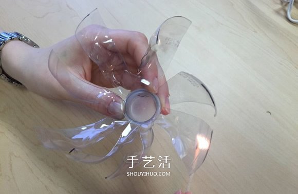 自制電動(dòng)風(fēng)力車(chē)玩具的制作方法教程 -  itrip.net.cn