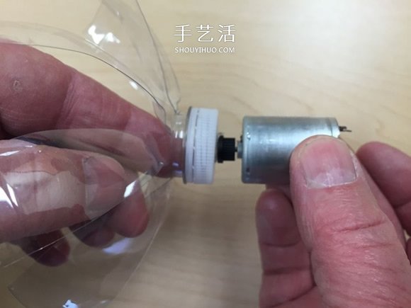 自制電動(dòng)風(fēng)力車(chē)玩具的制作方法教程 -  itrip.net.cn