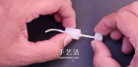 自制兩輪橡皮筋動力車玩具的制作方法圖解 -  itrip.net.cn