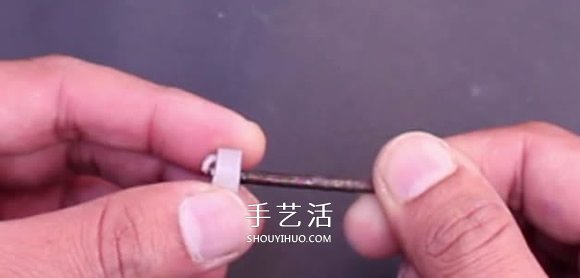 自制兩輪橡皮筋動力車玩具的制作方法圖解 -  itrip.net.cn