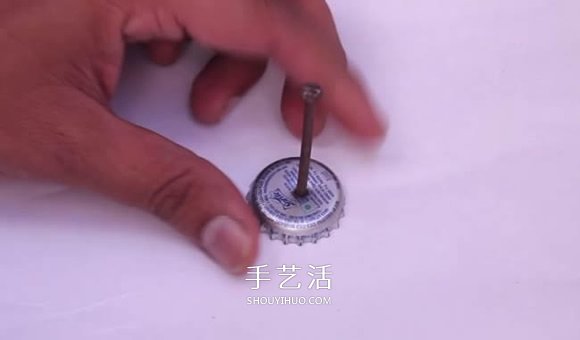 自制兩輪橡皮筋動力車玩具的制作方法圖解 -  itrip.net.cn