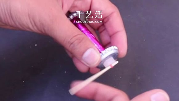自制兩輪橡皮筋動力車玩具的制作方法圖解 -  itrip.net.cn