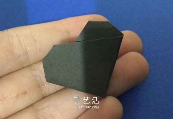 最簡(jiǎn)單紙心的折法圖解 幾秒鐘就搞定！ -  itrip.net.cn