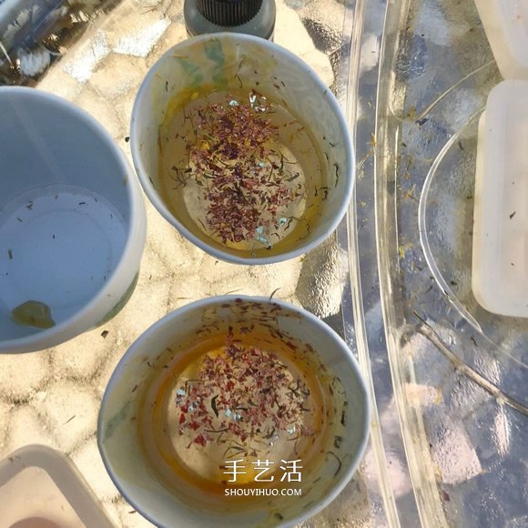 自制仿琥珀樹脂鑰匙扣的制作方法 -  itrip.net.cn