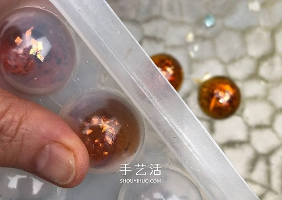 自制仿琥珀樹脂鑰匙扣的制作方法 -  itrip.net.cn
